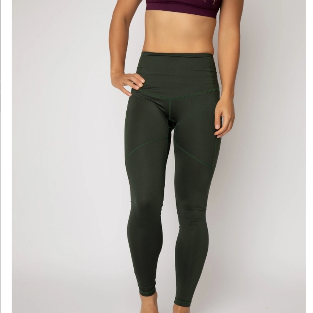 Belwildher leggings small